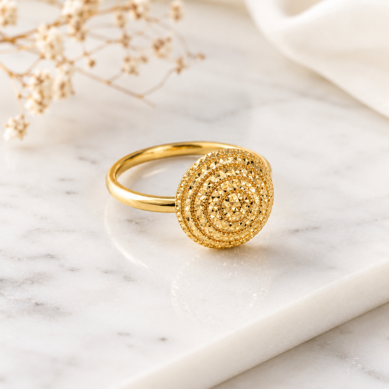 IMPERA Radiant Circle Ring – 10K Gold